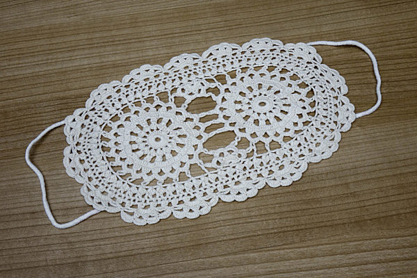 Deckchen als Mundschutz