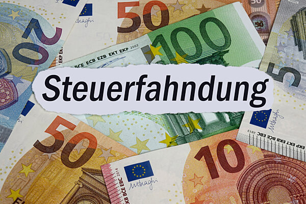 Geldscheine und Steuerfahndung