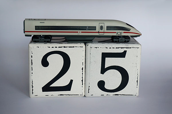 ILLUSTRATION - 25 Jahre ICE