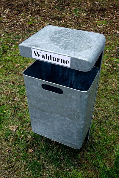 ILLUSTRATION - Politikverdrossenheit