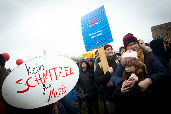 Demo Gegen Rechts - Hand in Hand