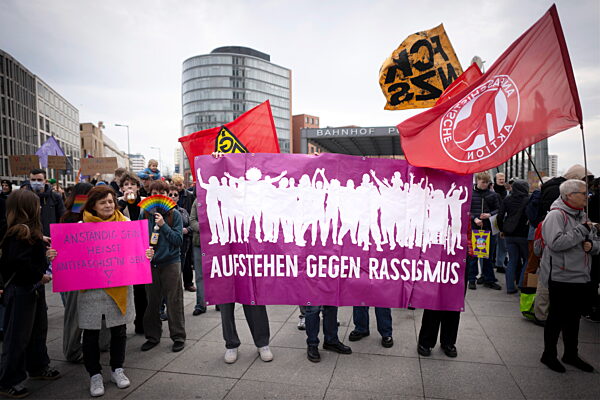 Gegenprotest - Demo Die Heimat