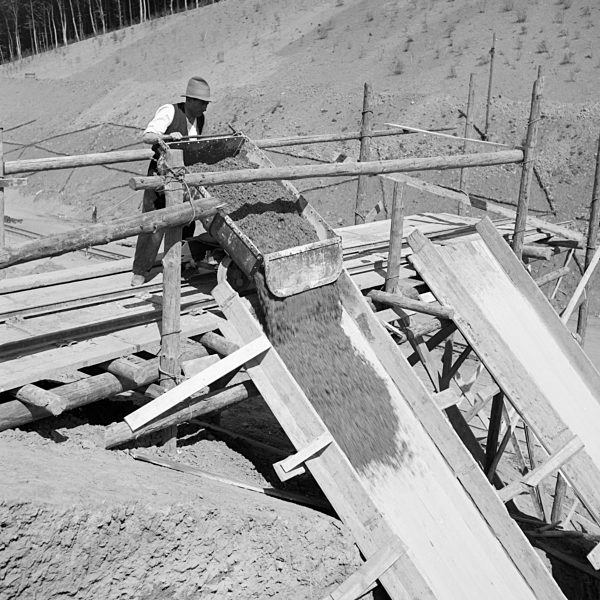 Bau der Reichautobahn bei Bückeburg; Deutschland 1930er Jahre. Construction of the Reichsautobahn highway near Bueckeburg; Germany 1930s.