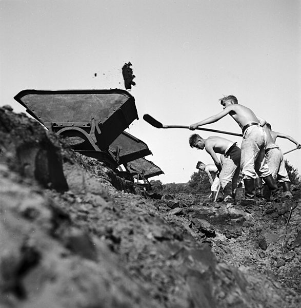 Arbeiter des Reichsarbeitsdiensts im Einsatz; Deutschland 1930er Jahre