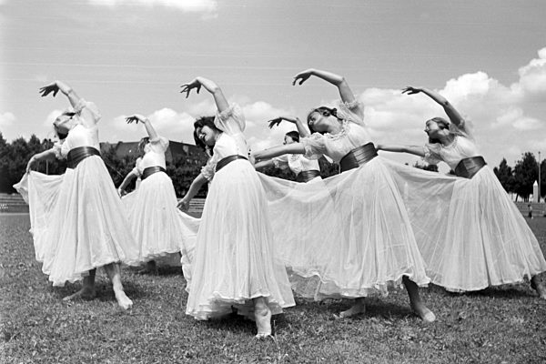 Vorbereitungen für die Eröffnungsfeier der Großen Deutschen Kunstausstellung im neuen Haus der Kunst in München; Deutschland 1930er Jahre. Preparations for the opening ceremony of the Great German art exhibition in the new House of Arts in Munich; Germ