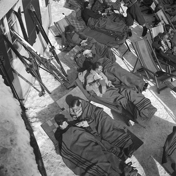 Skiausflug nach Immenstadt im Allgäu; Deutschland 1930er Jahre. Skiing vacation to Immenstadt in the Allgaeu area; Germany 1930s.