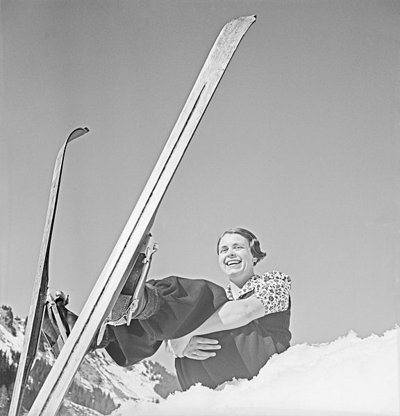 Ein Ausflug in ein Skigebiet in Bayern; Deutsches Reich 1930er Jahre. A trip to a Ski region in Bavaria; Germany 1930s.