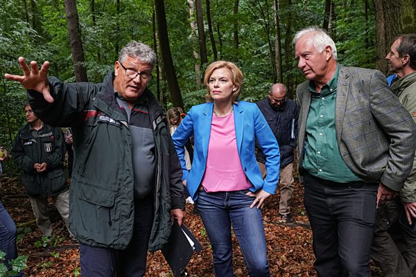 Julia Klöckner stellt den ersten Waldbeauftragten, Cajus Caesar vor