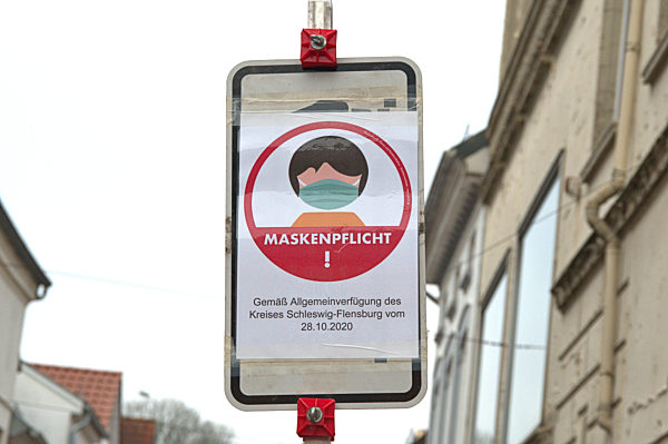 Maskenpflicht in der Schleswiger Fußgängerzone