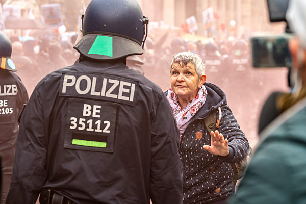 Nicht genehmigte Großdemo gegen die Corona-Maßnahmen in Berlin