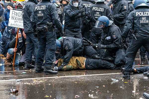Nicht genehmigte Großdemo gegen die Corona-Maßnahmen in Berlin