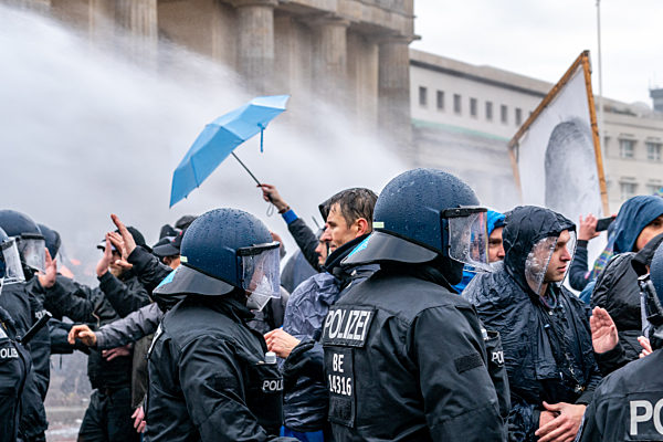 Nicht genehmigte Großdemo gegen die Corona-Maßnahmen in Berlin
