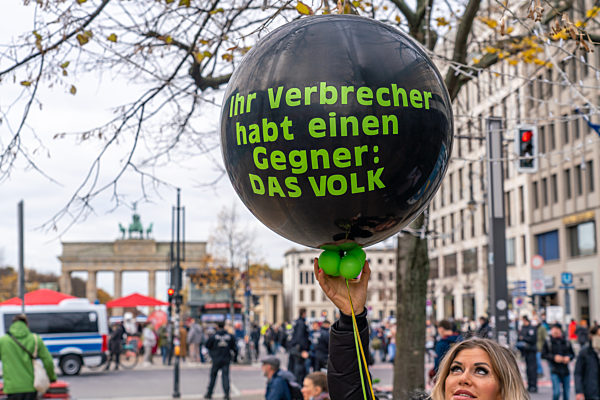 Nicht genehmigte Großdemo gegen die Corona-Maßnahmen in Berlin