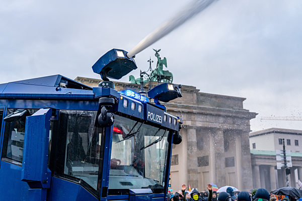 Nicht genehmigte Großdemo gegen die Corona-Maßnahmen in Berlin