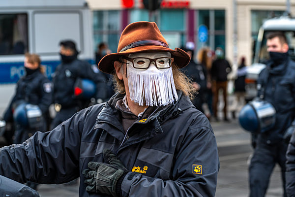 Schweigemarsch gegen die Corona-Maßnahmen in Berlin