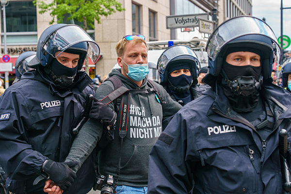 Nicht genehmigte Demo gegen Corona-Maßnahmen in Berlin, Mai 2021