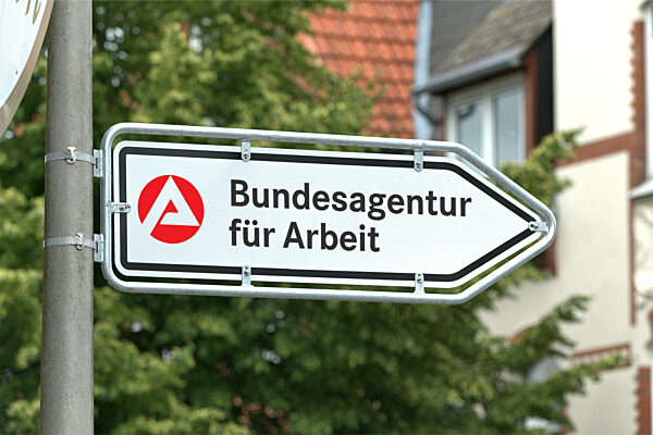 Symbolischer Wegweiser Bundesagentur für Arbeit