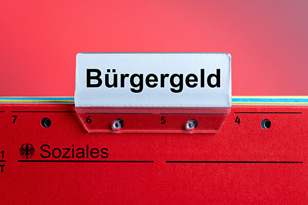 Symbolisches Haengeregister + Sichtreiter Buergergeld