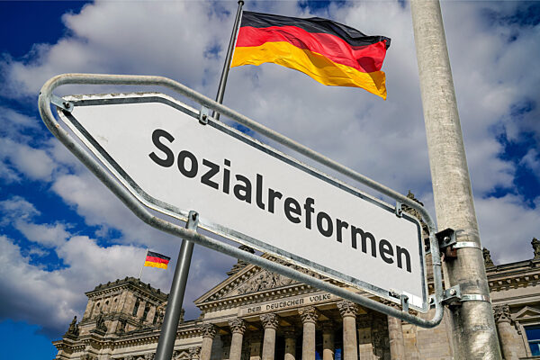 Symbolischer Wegweiser Sozialreformen