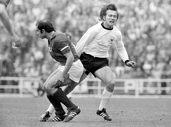 FUSSBALL : Jupp HEYNKES (re.), Deutschland...
