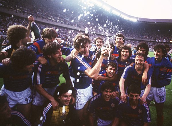 Fußball-EM 1984 in Frankreich - Französische Nationalmannschaft feiert den EM-Sieg