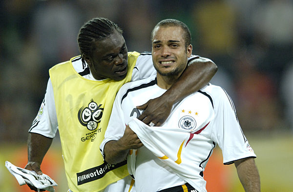 Deutschland - Italien / Odonkor weint