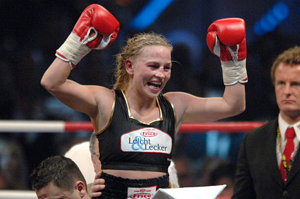 Boxen:Regina Halmich (GER)-Hagar Shmoulefeld Finer (ISR)