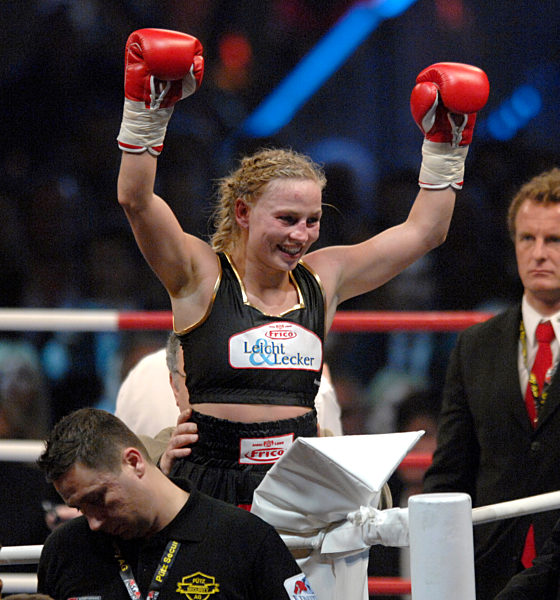 Boxen:Regina Halmich (GER)-Hagar Shmoulefeld Finer (ISR)