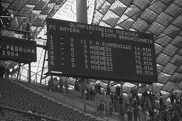 Bayern Muenchen - Eintracht Braunschweig  6:0.