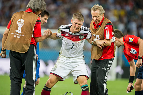 Bastian SCHWEINSTEIGER beendet seine Karriere!
.