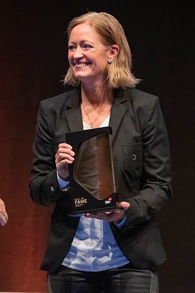 Aufnahme der Gruendungself der Frauen in die HALL OF FAME.