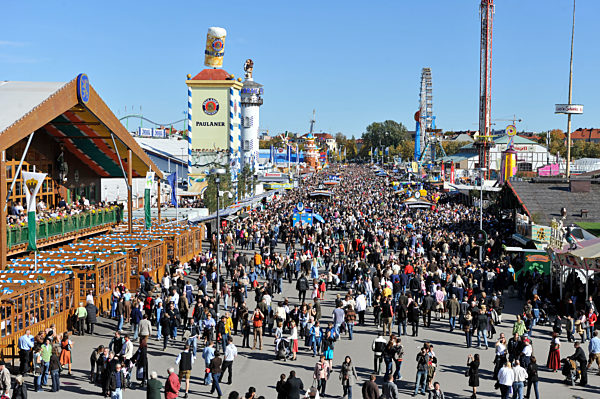 Oktoberfest - Blick ueber die Theresienwiese