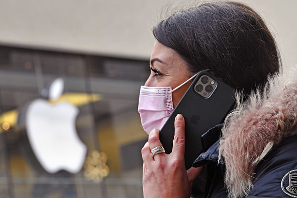 Maskenpflicht in den Fussgaengerzonen in Muenchen.