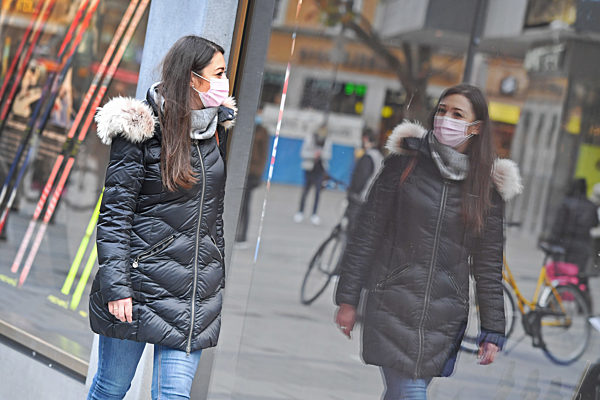 Themenbild Coronavirus Pandemie im Herbst / Winter.