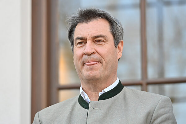 Eroeffnung der Bayerischen Spargelsaiosn auf dem Viktualienmarkt in Muenche.