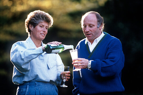 UWE SEELER IM ALTER VON 85 JAHREN GESTORBEN.