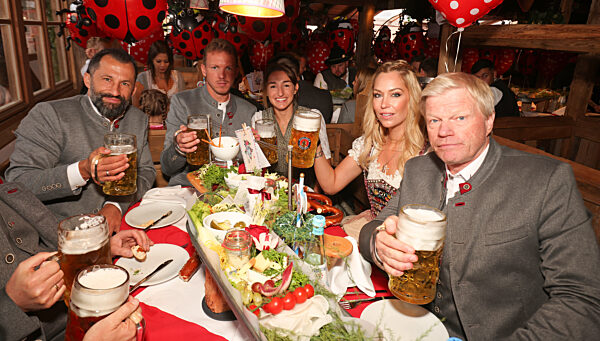 FC Bayern auf dem Oktoberfest 2022.