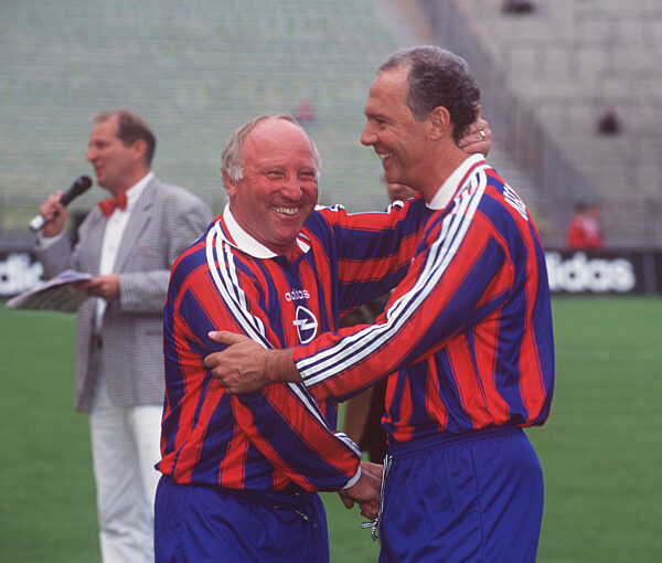 Franz  BECKENBAUER ist im Alter von 78 Jahren gestorben!.