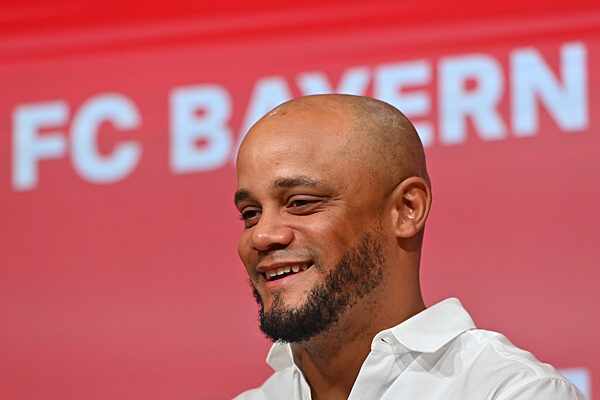 Offizielle Vorstellung Trainer Vincent KOMPANY (Bayern Muenchen) am 30.05.2024  in Muenchen.