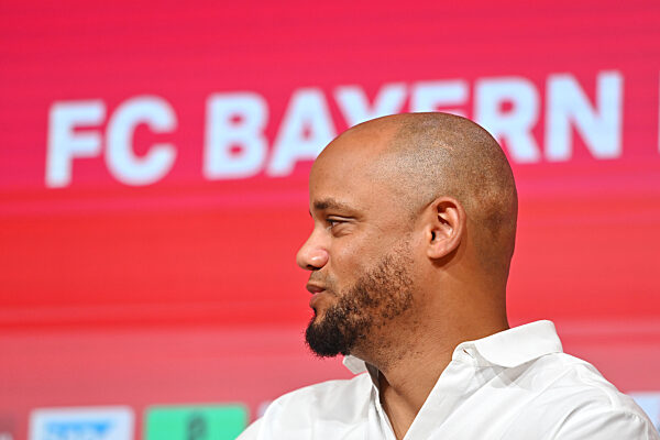 Offizielle Vorstellung Trainer Vincent KOMPANY (Bayern Muenchen) am 30.05.2024  in Muenchen.