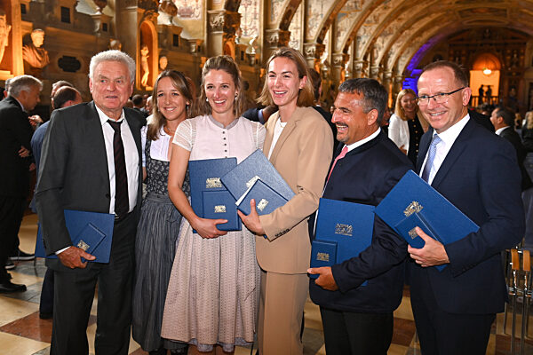 Aushaendigung Bayerischer Verdienstorden.