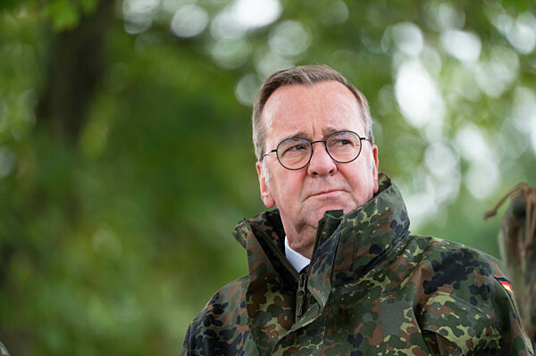 Boris Pistorius besucht Artillerieschule Idar-Oberstein.