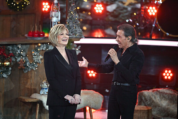 Die schoensten Weihnachtshits mit Carmen Nebel.