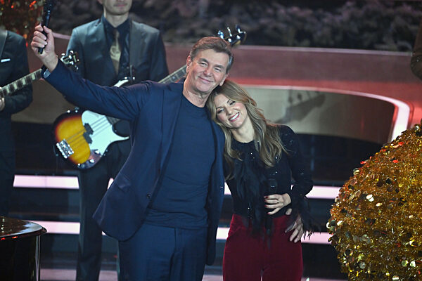 Die schoensten Weihnachtshits mit Carmen Nebel.