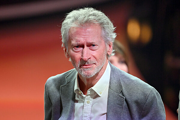 Die schoensten Weihnachtshits mit Carmen Nebel.