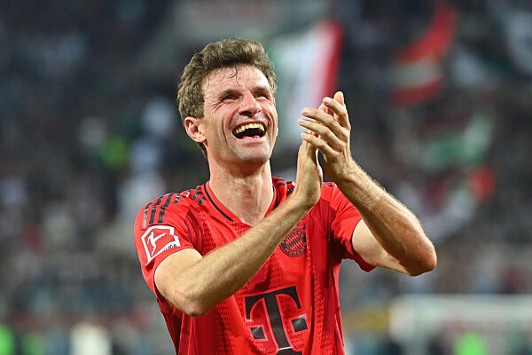 Fussball 1. Bundesliga FC Augsburg -FC Bayern Muenchen  1-3.