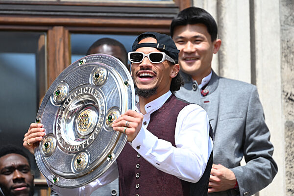 Meisterfeier FC Bayern Muenchen auf dem Marienplatz.