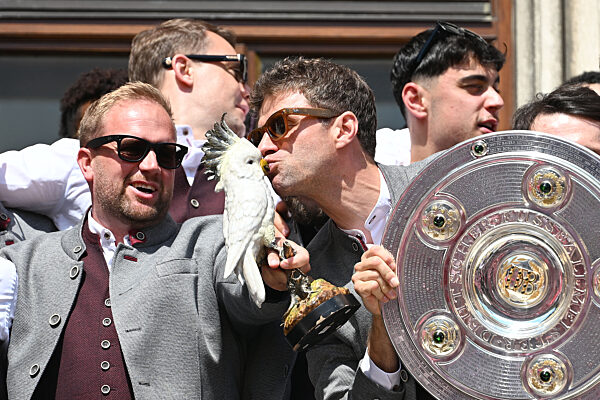 Meisterfeier FC Bayern Muenchen auf dem Marienplatz.