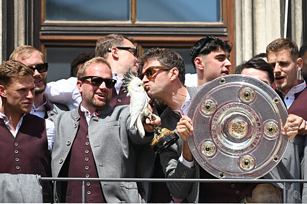 Meisterfeier FC Bayern Muenchen auf dem Marienplatz.