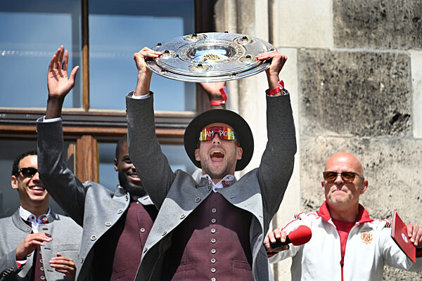 Meisterfeier FC Bayern Muenchen auf dem Marienplatz.